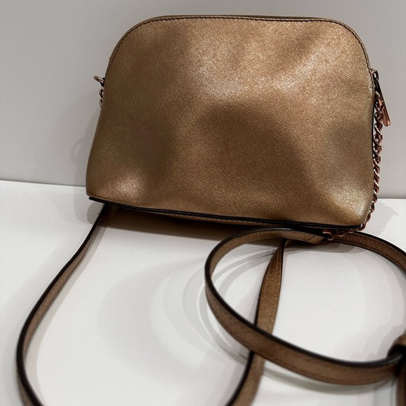 ✨Michael Kors Crossbody Bag in Metallic Pink - Picture 5 of 15